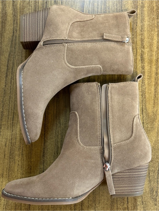 Universal Thread Shoes - Universal Thread Beige Solita Western Zipper Sleek Boots Women's Size 8